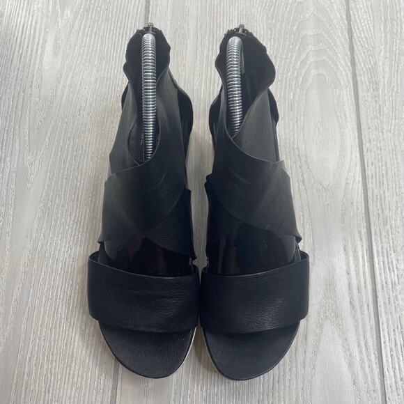 Eileen Fisher Women's Black Leather Strappy Sport T Sandals Size 8.5 - Picture 9 of 10